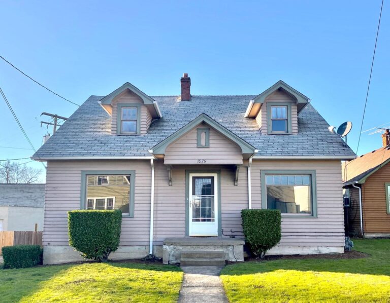 1075 Larmer Ave NE exterior